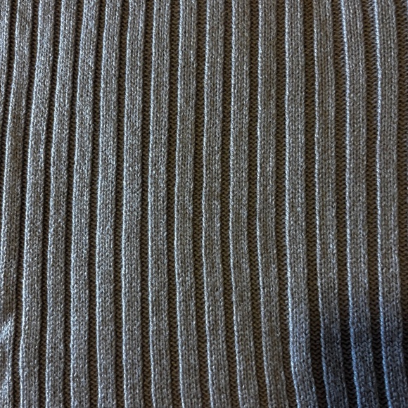 H&M light purple V-neck ribbed sweater vest NWOT - Picture 4 of 10